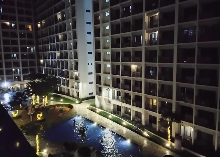 Shore 2 Aparthotel Manila