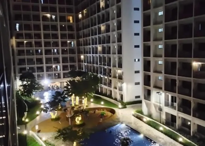 Shore 2 Aparthotel Manila